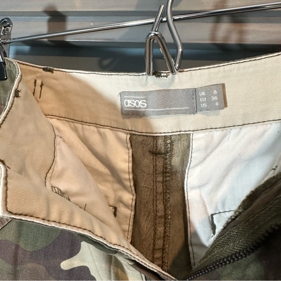 ASOS DESIGN Cargo Shorts in Camo - Picture 10 of 12